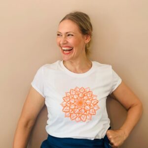 Damen T-Shirt Mandala Orange"" Weiß - Women Shirt Unisex Vegan Bio Baumwolle Yoga"""