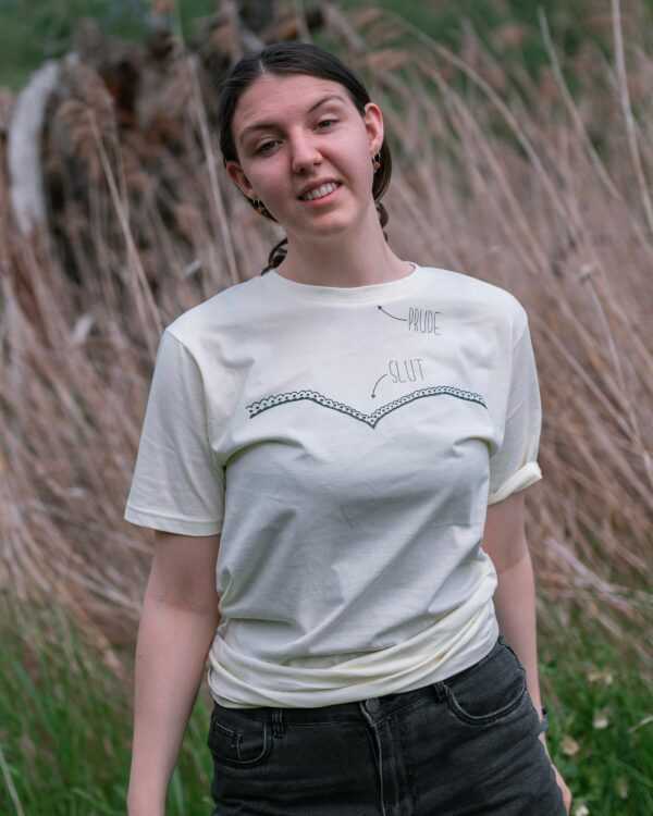 Feminist T-Shirt | Nachhaltig Produziert Aus 100% Biobaumwolle