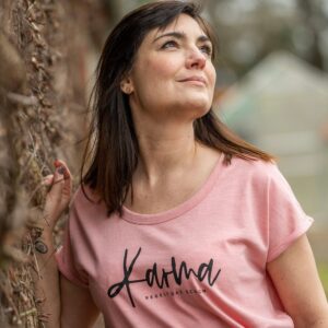 Karma Regelt Das Schon | Fear Wear Damen Flammengarn T-Shirt Rundhals Statement Fashion Geschenkidee