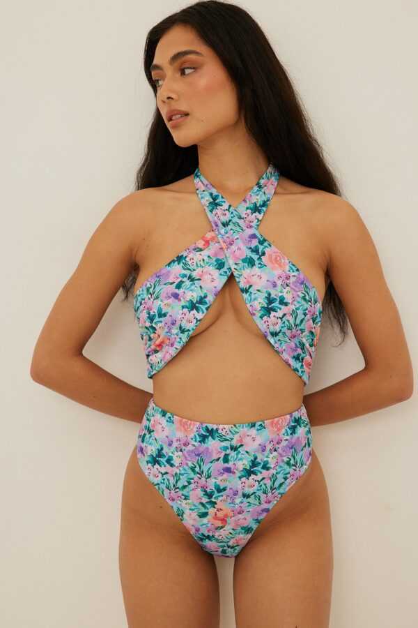 NA-KD Swimwear Neckholder-Badeanzug mit Cut-out-Details - Flower