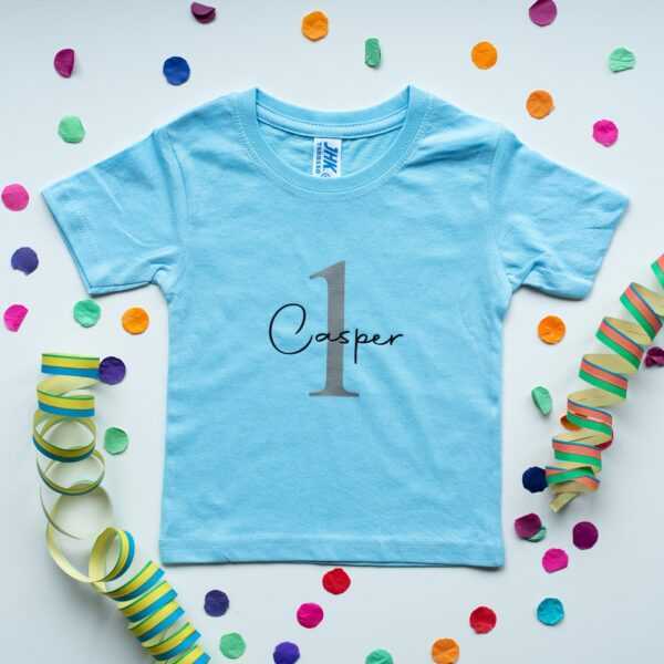 Personalisiertes Geburtstagskind T-Shirt/0 Bis 2 Jahren Hellblau Wunschnamen Und Zahlen 100% Baumwolle Geburtstagsgeschenk Kinder