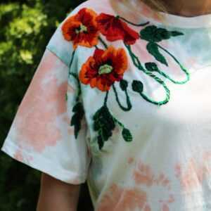 Tie Dye T-Shirt - Mit Blumen Handbestickt Florale Stickerei Baumwollbluse Boho Style T-Shirt- Handgestickte Mohnblumen