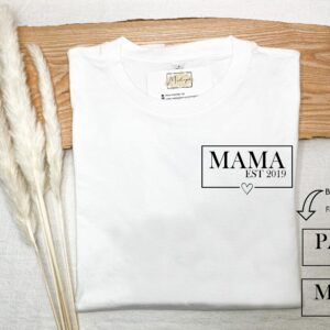 Familien T-Shirts | Mama Papa Mini Baby Brust Druck Statementshirt Shirt Personalisiert Jahr Herz Partnerlook Familienshirts