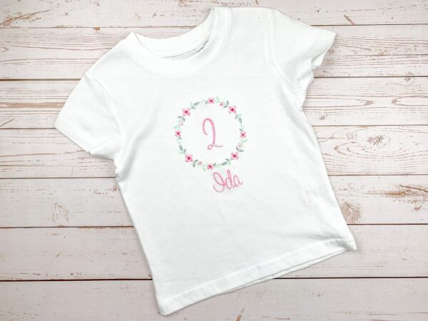 Geburtstagsshirt Für Mädchen, T-Shirt Bestickt Mit Blumenkranz Und Name