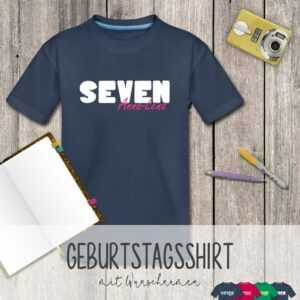 Geburtstagsshirt Seven Mit Wunschnamen - T-Shirt Zum 7. Geburtstag Für Mädchen Und Jungen in Vier Farbkombis