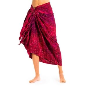 PANASIAM Pareo Sarong Wachsbatik Rottöne aus hochwertiger Viskose Strandtuch, Strandkleid Bikini Cover-up Tuch für den Strand Schultertuch Halstuch