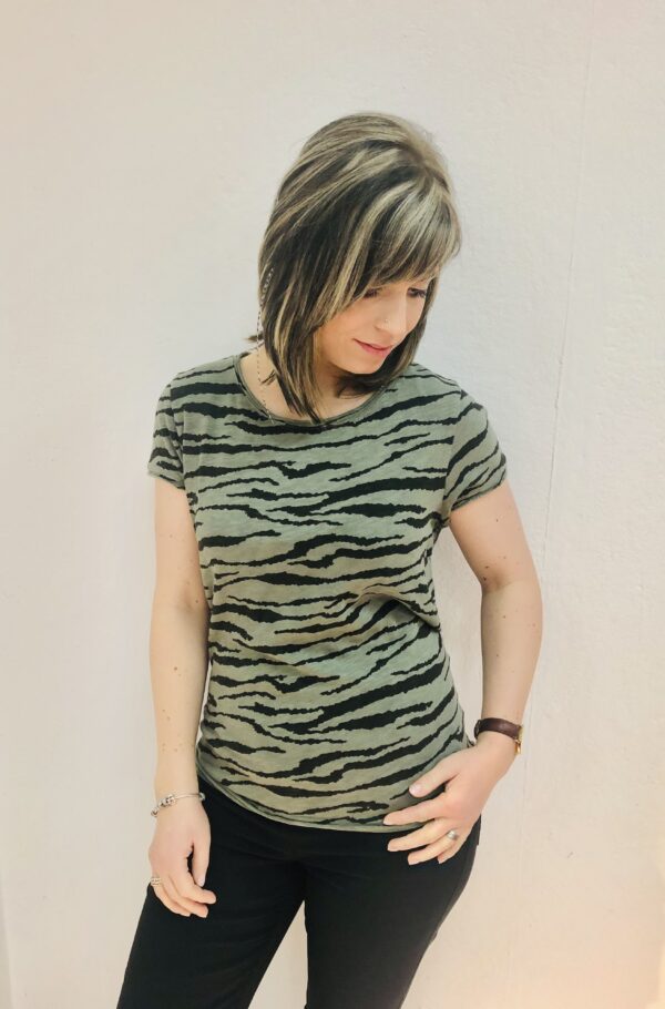 Munich Freedom Kurzarm Shirt mit Zebra-Print khaki